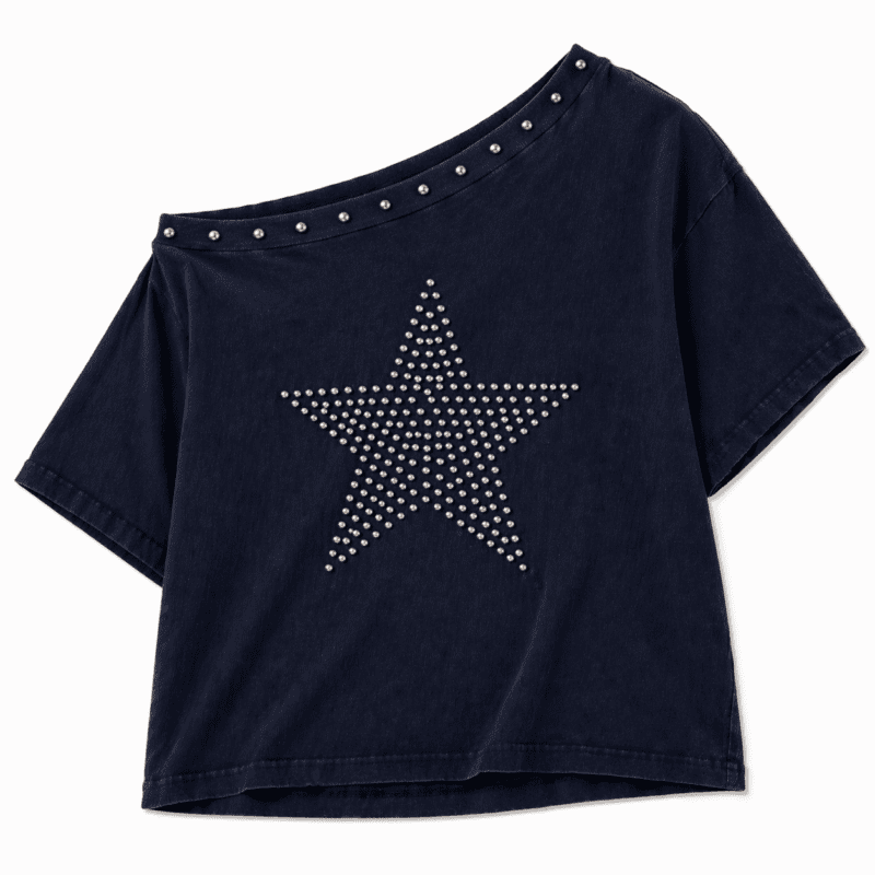 Camiseta azul marino oversized de manga corta con estrella de tachuelas metálicas